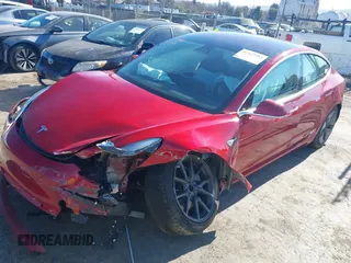 2018 Tesla Model 3 Long Range Battery z VIN 5YJ3E1EA4JF022284, wystawiony jako IAAI lot #41422203 z przebiegiem 71 521 mil mil oraz . Historia ofert i sprzedaży dostępna na DreamBid. Obrazek 19.