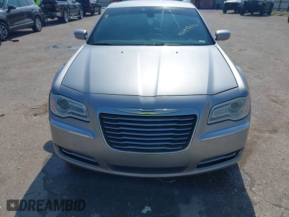 2014 Chrysler 300 z VIN 2C3CCAAG8EH161922, wystawiony jako IAAI lot #42195441 z przebiegiem 117 059 mil mil oraz . Historia ofert i sprzedaży dostępna na DreamBid. Obrazek 12.