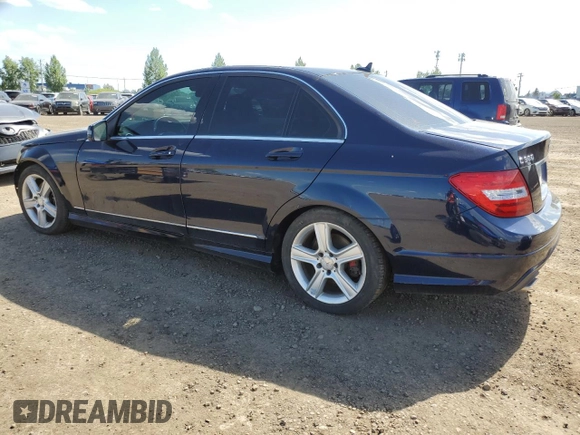 2013 Mercedes-Benz C 300 Sport z VIN WDDGF8AB6DA836770, wystawiony jako Copart lot #59181105 z przebiegiem 153 471 mil mil oraz Szkoda całkowita • Salvage title. Historia ofert i sprzedaży dostępna na DreamBid. Obrazek 2.