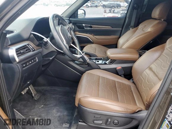 2020 Kia Telluride SX z VIN 5XYP5DHC1LG038521, wystawiony jako Copart lot #55861575 z przebiegiem 56 694 mil mil oraz Czysty tytuł • Clean title. Historia ofert i sprzedaży dostępna na DreamBid. Obrazek 7.