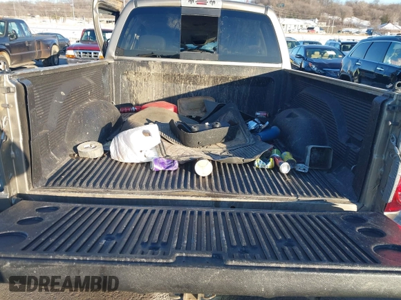 2007 Dodge 2500 SLT with VIN 3D7KR28A47G839233, listed as a IAAI auction lot 41246993 with 246,301 mi miles. Bid and sale history available at carsss.com. Image 11.