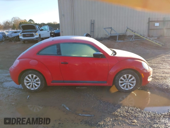 2015 Volkswagen Beetle Fleet Edition z VIN 3VWF17ATXFM655195, wystawiony jako IAAI lot #41090244 z przebiegiem 75 167 mil mil oraz . Historia ofert i sprzedaży dostępna na DreamBid. Obrazek 13.