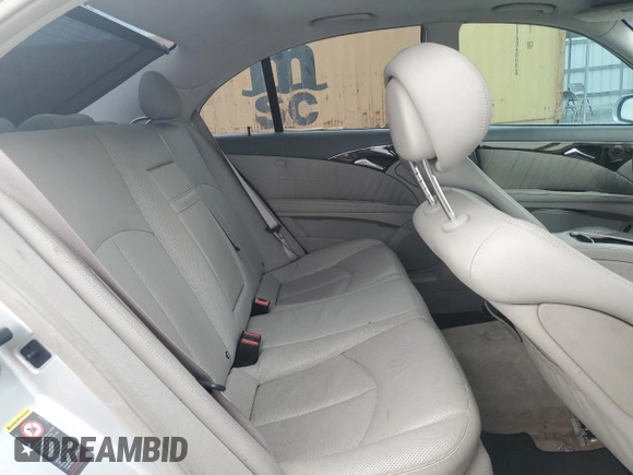 2006 Mercedes-Benz E 500 z VIN WDBUF70J76A883405, wystawiony jako Copart lot #58378925 z przebiegiem 117 433 mil mil oraz Szkoda całkowita • Salvage title. Historia ofert i sprzedaży dostępna na DreamBid. Obrazek 10.