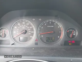 2004 Volvo V70 XC Cross Country with VIN YV1SZ59H541140690, listed as a IAAI auction lot 42060998 with 133,154 mi miles and . Bid and sale history available at DreamBid. Image 7.