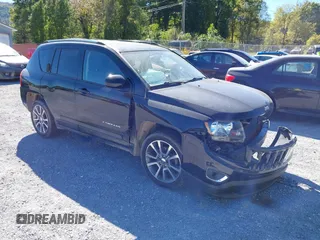 2016 Jeep Compass Latitude with VIN 1C4NJDEB5GD753210, listed as a IAAI auction lot 40530185 with 87,045 mi miles. Bid and sale history available at carsss.com. Image 1.