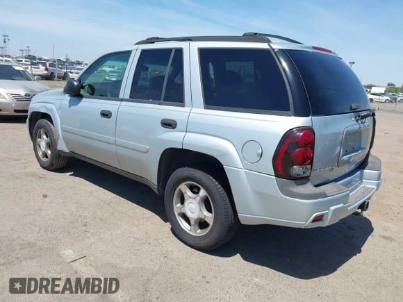 2007 Chevrolet TrailBlazer LS with VIN 1GNDT13S172208793, listed as a IAAI auction lot 42192385 with 190,408 mi miles and . Bid and sale history available at DreamBid. Image 3.