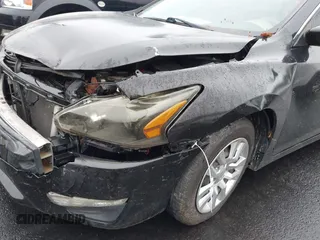 2015 Nissan Altima S z VIN 1N4AL3AP0FN384436, wystawiony jako IAAI lot #42374278 z przebiegiem 167 289 mil mil oraz . Historia ofert i sprzedaży dostępna na DreamBid. Obrazek 12.