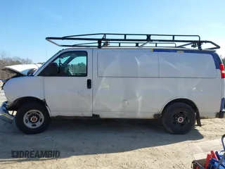 2007 GMC Savana Cargo with VIN 1GTGG25V771121736, listed as a IAAI auction lot 41805051 with 256,805 mi miles. Bid and sale history available at carsss.com. Image 14.