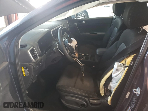 2020 Kia Sportage LX z VIN KNDPMCAC8L7728450, wystawiony jako Copart lot #71720654 z przebiegiem 55 977 mil mil oraz Szkoda całkowita • Salvage title. Historia ofert i sprzedaży dostępna na DreamBid. Obrazek 7.
