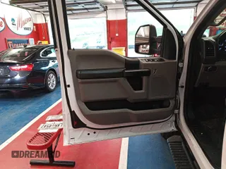 2020 Ford F-250 XL z VIN 1FT7X2BTXLEE50470, wystawiony jako IAAI lot #42786344 z przebiegiem 292 133 mil mil oraz . Historia ofert i sprzedaży dostępna na DreamBid. Obrazek 27.