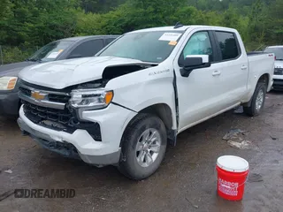 2025 Chevrolet Silverado 1500 LT z VIN 1GCUKDED4SZ123636, wystawiony jako IAAI lot #42216309 z przebiegiem 29 832 mil mil oraz . Historia ofert i sprzedaży dostępna na DreamBid. Obrazek 16.