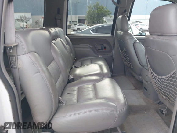 1997 Chevrolet Suburban with VIN 3GNFK16R9VG187426, listed as a IAAI auction lot 41678063 with 131,387 mi miles. Bid and sale history available at carsss.com. Image 8.