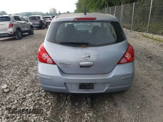 2011 Nissan Versa S z VIN 3N1BC1CP3BL506025, wystawiony jako Copart lot #61054485 z przebiegiem Nie podano mil oraz Czysty tytuł • Clean title. Historia ofert i sprzedaży dostępna na DreamBid. Obrazek 6.