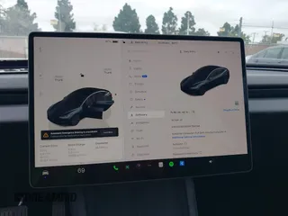 2024 Tesla Model 3 z VIN 5YJ3E1EA2RF784394, wystawiony jako IAAI lot #42034036 z przebiegiem 14 594 mil mil oraz . Historia ofert i sprzedaży dostępna na DreamBid. Obrazek 18.