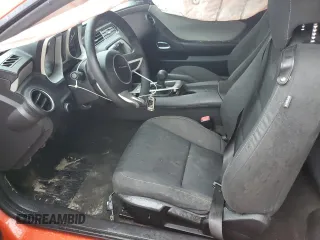 2010 Chevrolet Camaro LS z VIN 2G1FE1EV1A9218650, wystawiony jako Copart lot #42501785 z przebiegiem 122 286 mil mil oraz Szkoda całkowita • Salvage title. Historia ofert i sprzedaży dostępna na DreamBid. Obrazek 7.