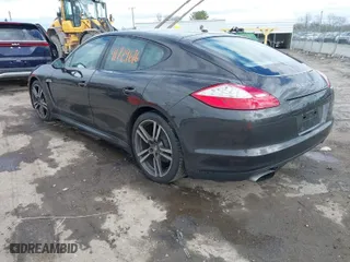 2012 Porsche Panamera with VIN WP0AA2A75CL073327, listed as a IAAI auction lot 41729676 with 83,457 mi miles. Bid and sale history available at carsss.com. Image 3.