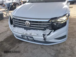 2019 Volkswagen Jetta S z VIN 3VWCB7BU3KM140279, wystawiony jako IAAI lot #41485306 z przebiegiem 68 105 mil mil oraz . Historia ofert i sprzedaży dostępna na DreamBid. Obrazek 6.
