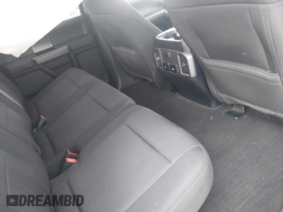 2020 Ford F-150 XL z VIN 1FTEW1CP0LKF02003, wystawiony jako IAAI lot #42431211 z przebiegiem 94 023 mil mil oraz . Historia ofert i sprzedaży dostępna na DreamBid. Obrazek 8.