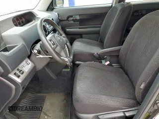 2010 Scion xB z VIN JTLZE4FE9A1101167, wystawiony jako Copart lot #57123995 z przebiegiem 201 175 mil mil oraz Szkoda całkowita • Salvage title. Historia ofert i sprzedaży dostępna na DreamBid. Obrazek 7.