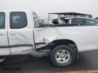 2001 Toyota Tundra SR5 with VIN 5TBRN34101S138836, listed as a IAAI auction lot 40957928 with 177,849 mi miles. Bid and sale history available at carsss.com. Image 17.