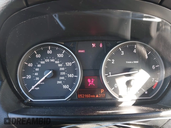 2013 BMW 1 Series 128i с VIN WBAUP9C53DVS95917, выставлен на аукционе IAAI как лот 41398338 с пробегом 52 160 миль миль и . История ставок и продаж доступна на DreamBid. Изображение 7.