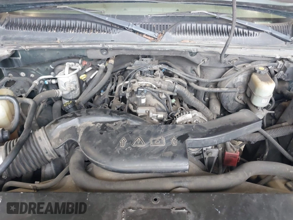 2002 Chevrolet Suburban LS with VIN 1GNFK16Z72J263641, listed as a IAAI auction lot 41549592 with 1 mi miles. Bid and sale history available at carsss.com. Image 10.