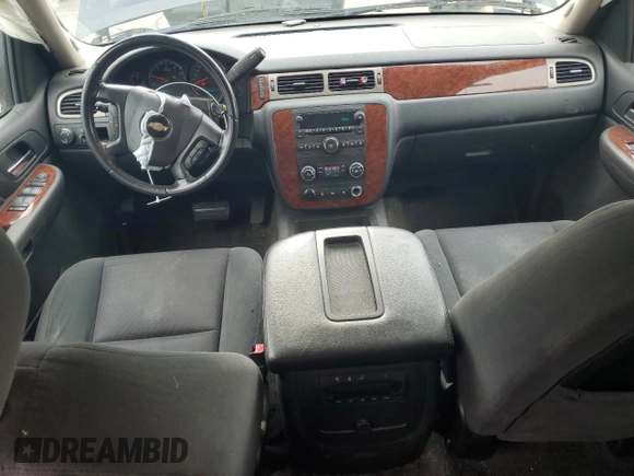 2009 Chevrolet Suburban 2LT z VIN 1GNFC26039R220026, wystawiony jako Copart lot #55475715 z przebiegiem 137 480 mil mil oraz Szkoda całkowita • Salvage title. Historia ofert i sprzedaży dostępna na DreamBid. Obrazek 8.