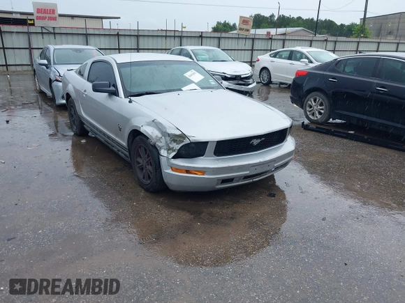2009 Ford Mustang with VIN 1ZVHT80N195119743, listed as a IAAI auction lot 42467692 with 189,941 mi miles and . Bid and sale history available at DreamBid. Image 1.