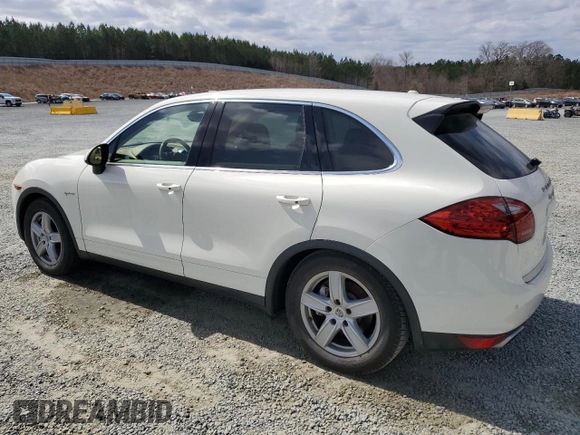 2012 Porsche Cayenne S Hybrid z VIN WP1AE2A27CLA90198, wystawiony jako Copart lot #47354655 z przebiegiem 119 312 mil mil oraz Tytuł czysty. Historia ofert i sprzedaży dostępna na DreamBid. Obrazek 2.