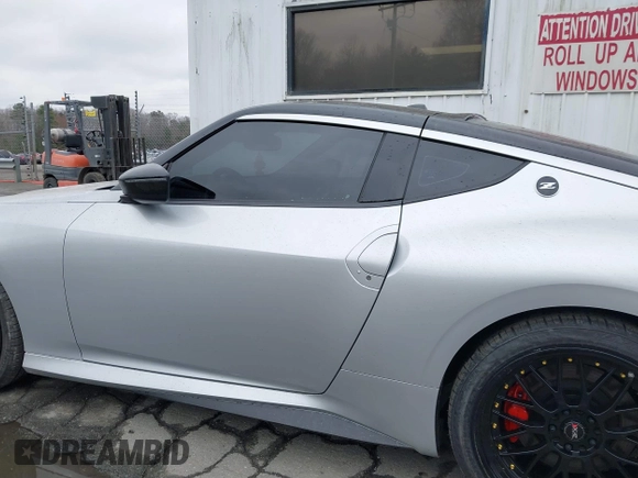 2024 Nissan Z Performance с VIN JN1BZ4BH8RM362157, выставлен на аукционе IAAI как лот 41553369 с пробегом 398 миль миль и . История ставок и продаж доступна на DreamBid. Изображение 14.