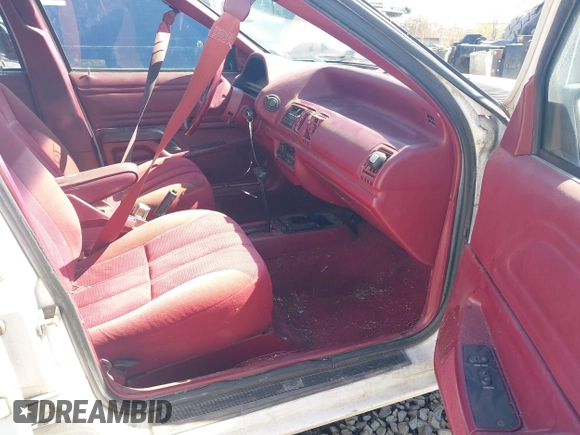 1993 Ford Tempo z VIN 1FAPP36X7PK153107, wystawiony jako IAAI lot #41867198 z przebiegiem 9 377 mil mil oraz . Historia ofert i sprzedaży dostępna na DreamBid. Obrazek 5.