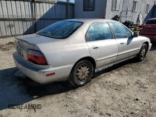 1996 Honda Accord EX with VIN 1HGCD5655TA106011, listed as a Copart auction lot 81959234 with 122,983 mi miles and Clean Title. Bid and sale history available at DreamBid. Image 3.