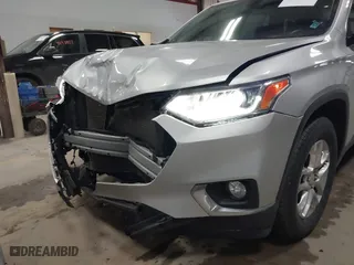 2020 Chevrolet Traverse LT Cloth with VIN 1GNEVGKWXLJ251423, listed as a IAAI auction lot 41650180 with 28,815 mi miles. Bid and sale history available at carsss.com. Image 6.