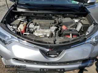 2018 Toyota RAV4 Limited z VIN JTMDFREV5JJ232565, wystawiony jako Copart lot #57521735 z przebiegiem 34 439 mil mil oraz Szkoda całkowita • Salvage title. Historia ofert i sprzedaży dostępna na DreamBid. Obrazek 12.