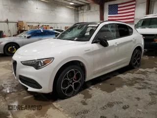2022 Alfa Romeo Stelvio Ti with VIN ZASPAKBN2N7D37386, listed as a Copart auction lot 45222705 with 35,687 mi miles and Salvage Title. Bid and sale history available at carsss.com. Image 1.