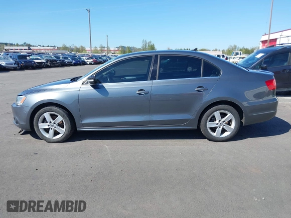 2011 Volkswagen Jetta TDI with VIN 3VWLL7AJ9BM117397, listed as a IAAI auction lot 41993733 with 130,226 mi miles and . Bid and sale history available at DreamBid. Image 14.