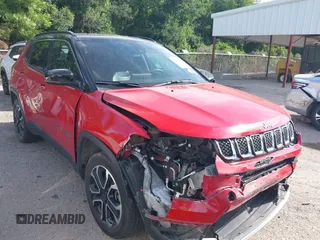 2024 Jeep Compass Limited z VIN 3C4NJDCN8RT595360, wystawiony jako IAAI lot #42323056 z przebiegiem 46 933 mil mil oraz . Historia ofert i sprzedaży dostępna na DreamBid. Obrazek 1.