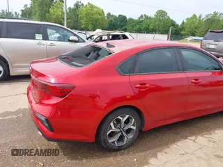 2019 Kia Forte LXS z VIN 3KPF24AD4KE063447, wystawiony jako IAAI lot #42278872 z przebiegiem 70 362 mil mil oraz . Historia ofert i sprzedaży dostępna na DreamBid. Obrazek 6.