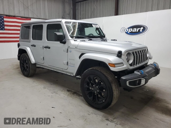 2024 Jeep Wrangler Sahara z VIN 1C4RJXP64RW226978, wystawiony jako Copart lot #58173745 z przebiegiem 31 841 mil mil oraz Czysty tytuł • Clean title. Historia ofert i sprzedaży dostępna na DreamBid. Obrazek 4.