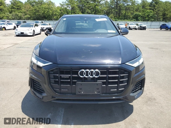2021 Audi Q8 Premium z VIN WA1AVAF14MD036181, wystawiony jako Copart lot #58055543 z przebiegiem 20 312 mil mil oraz . Historia ofert i sprzedaży dostępna na DreamBid. Obrazek 5.