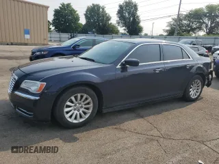 2012 Chrysler 300 z VIN 2C3CCAAGXCH311882, wystawiony jako Copart lot #58794495 z przebiegiem 189 881 mil mil oraz Szkoda całkowita • Salvage title. Historia ofert i sprzedaży dostępna na DreamBid. Obrazek 1.