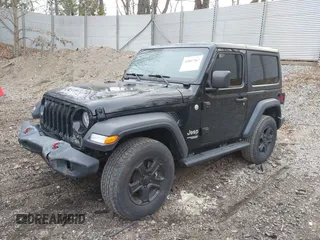 2019 Jeep Wrangler Sport S z VIN 1C4GJXAGXKW538902, wystawiony jako IAAI lot #42067367 z przebiegiem 116 268 mil mil oraz . Historia ofert i sprzedaży dostępna na DreamBid. Obrazek 23.