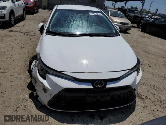 2024 Toyota Corolla LE z VIN JTDB4MEE3R3022112, wystawiony jako Copart lot #57674255 z przebiegiem 21 333 mil mil oraz Szkoda całkowita • Salvage title. Historia ofert i sprzedaży dostępna na DreamBid. Obrazek 5.