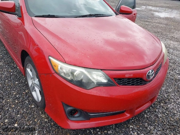 2012 Toyota Camry L with VIN 4T1BF1FK0CU553374, listed as a IAAI auction lot 41955332 with 259,751 mi miles. Bid and sale history available at carsss.com. Image 6.