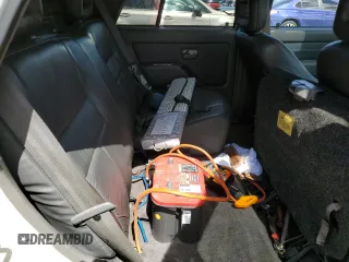 1995 Isuzu Rodeo с VIN 4S2CM58VXS4374193, выставлен на аукционе Copart как лот 54189275 с пробегом 164 756 миль миль и Списание • Salvage title. История ставок и продаж доступна на DreamBid. Изображение 10.
