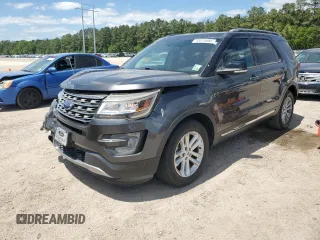 2017 Ford Explorer XLT with VIN 1FM5K7D82HGC44949, listed as a Copart auction lot 53078505 with 84,807 mi miles and Salvage Title. Bid and sale history available at carsss.com. Image 1.