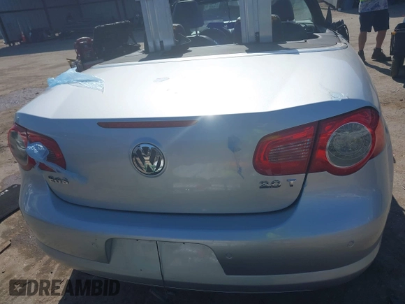 2009 Volkswagen Eos Komfort with VIN WVWBA71F39V020521, listed as a IAAI auction lot 42004648 with 50,885 mi miles and . Bid and sale history available at DreamBid. Image 16.