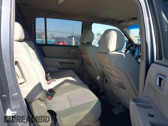 2009 Honda Pilot EX with VIN 5FNYF48439B036957, listed as a IAAI auction lot 41656284 with 199,115 mi miles. Bid and sale history available at carsss.com. Image 8.