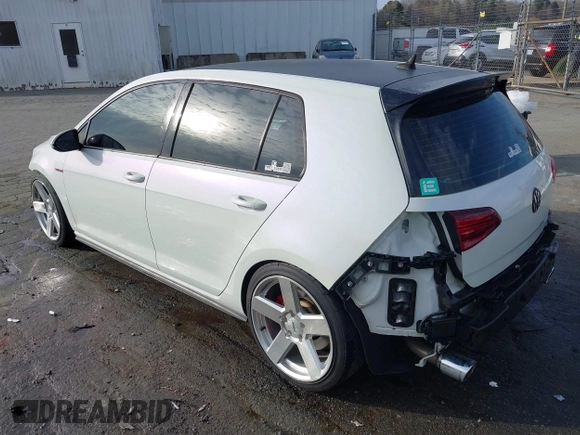 2020 Volkswagen GTI S с VIN 3VW5T7AU3LM006025, выставлен на аукционе IAAI как лот 41833569 с пробегом 73 979 миль миль и . История ставок и продаж доступна на DreamBid. Изображение 3.