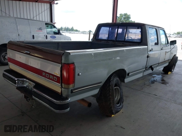 1989 Ford F-350 with VIN 2FTJW35M9KCA56949, listed as a IAAI auction lot 42244693 with 81,044 mi miles and . Bid and sale history available at DreamBid. Image 4.